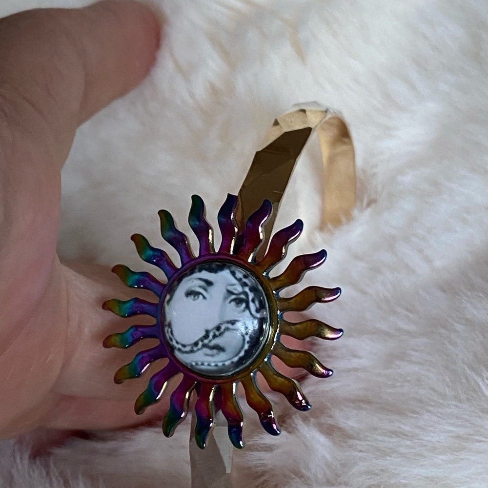 Fornasetti inspired puple Sunburst Bracelet with gold tones - Picture 3 of 8